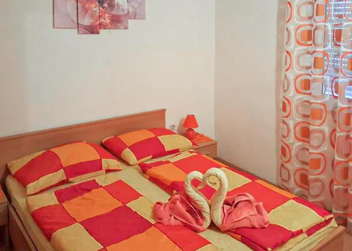 2 Bedroom Gorgeous In Biograd Апартаменты Биоград-на-Мору